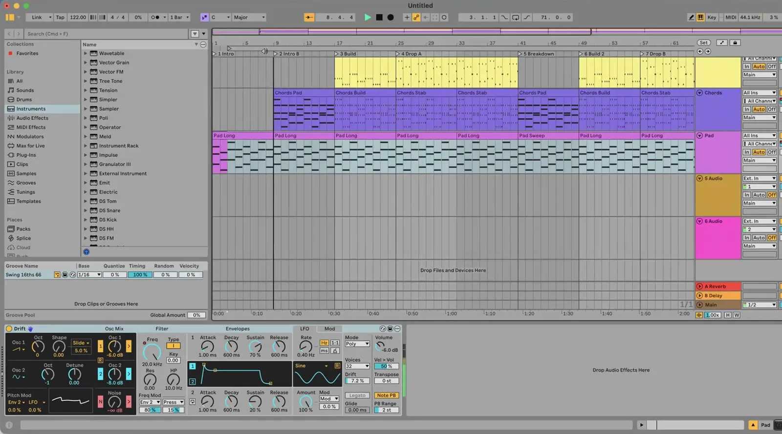 Ableton Live aranjman görünümü: adlandırılmış bölümler ve MIDI klipleri